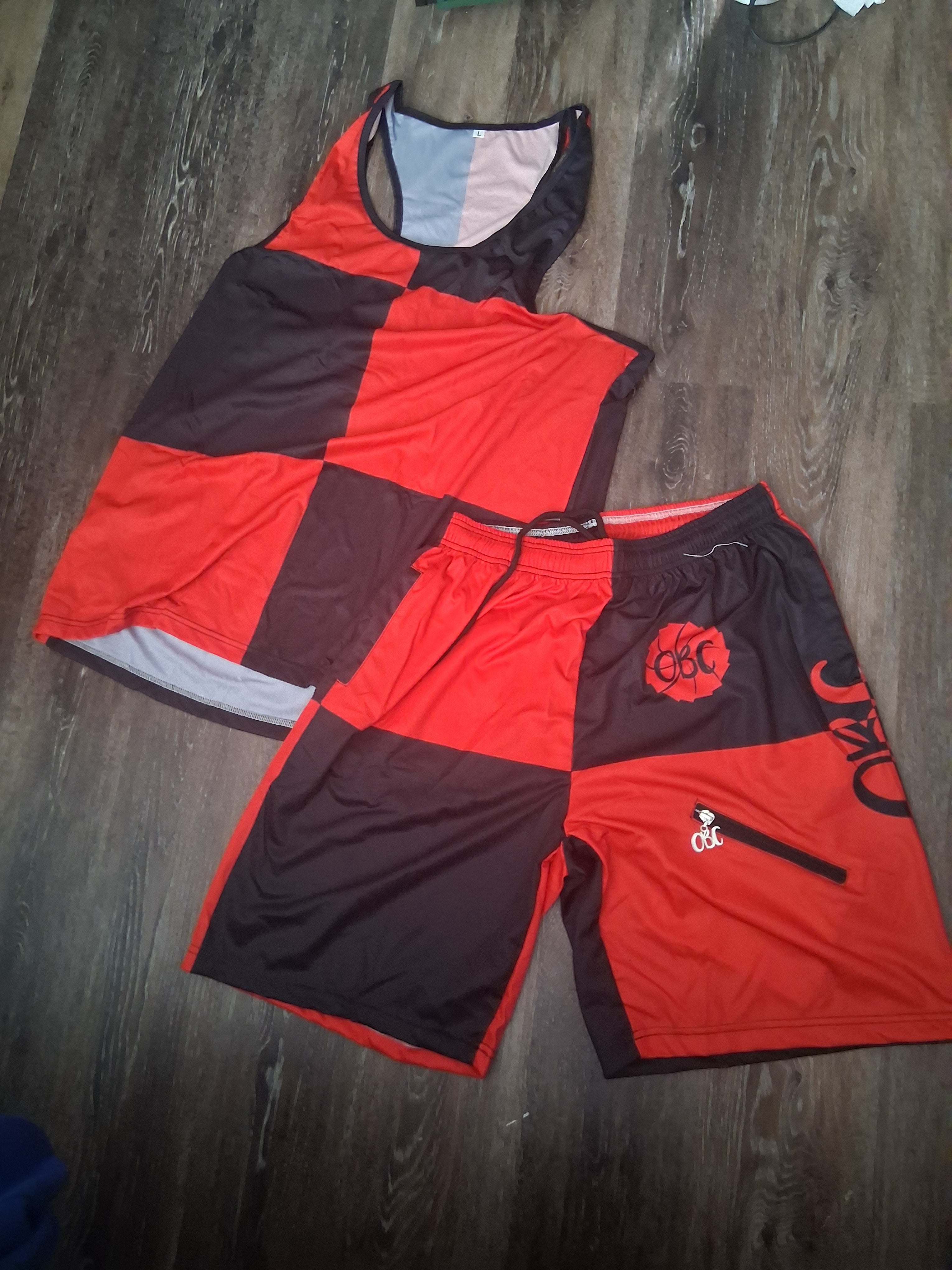 Red / BLACK SHORT SET SIZE LARGE
