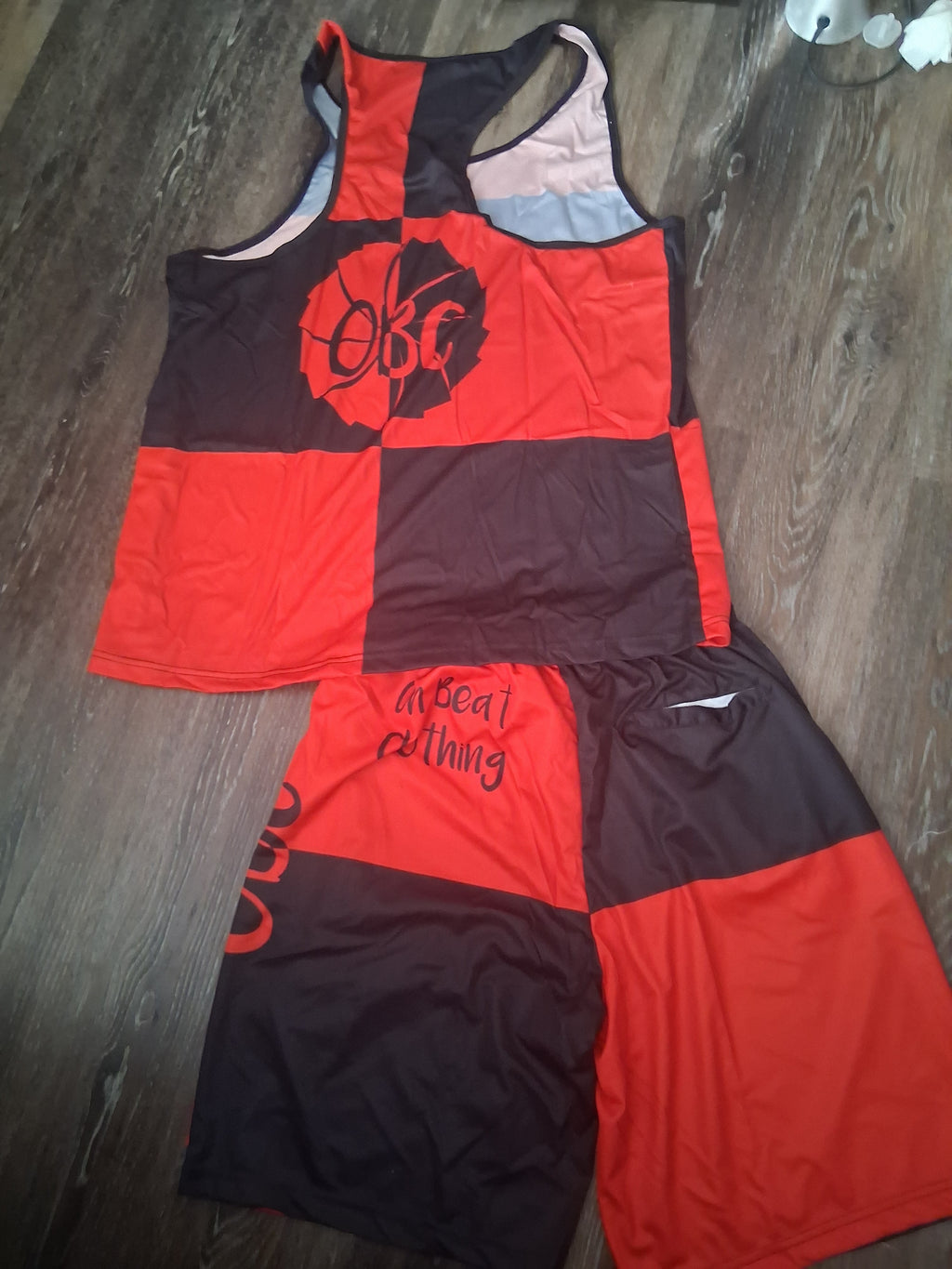 Red / BLACK SHORT SET SIZE LARGE